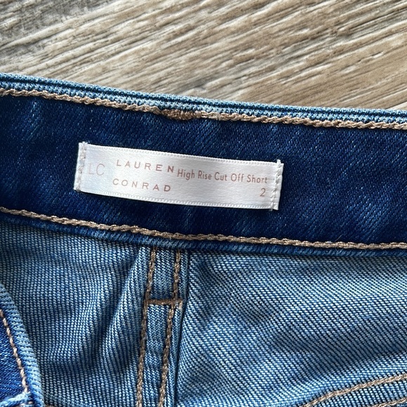 LC, LAUREN CONRAD HIGH RISE CUT OFF SHORTS, 2 - Picture 6 of 12
